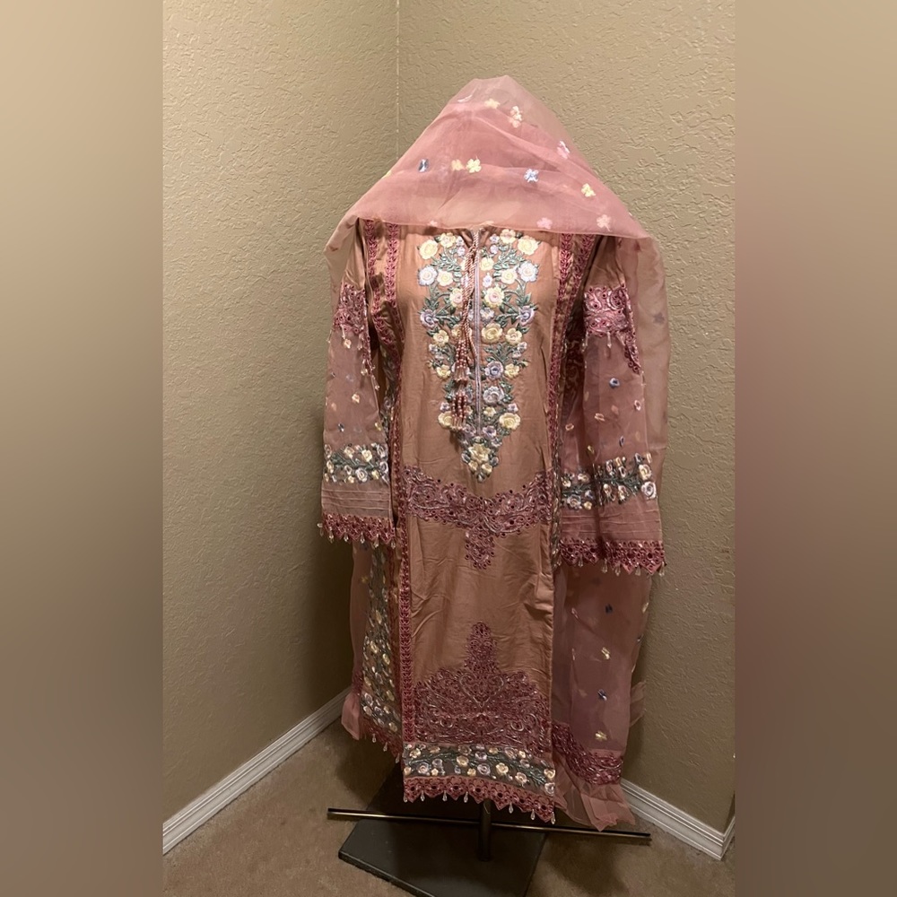 Beautiful shalwar Kameez.